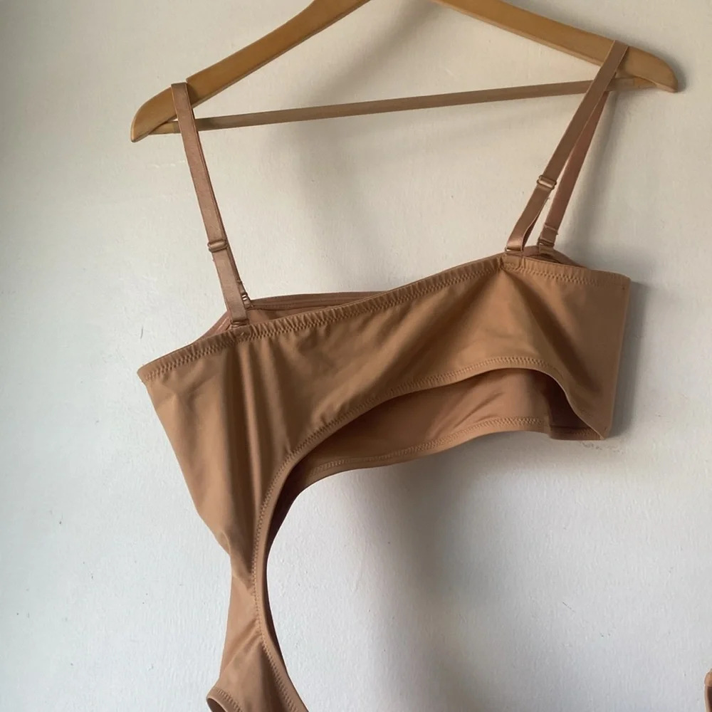 SKIMS nwt 2x